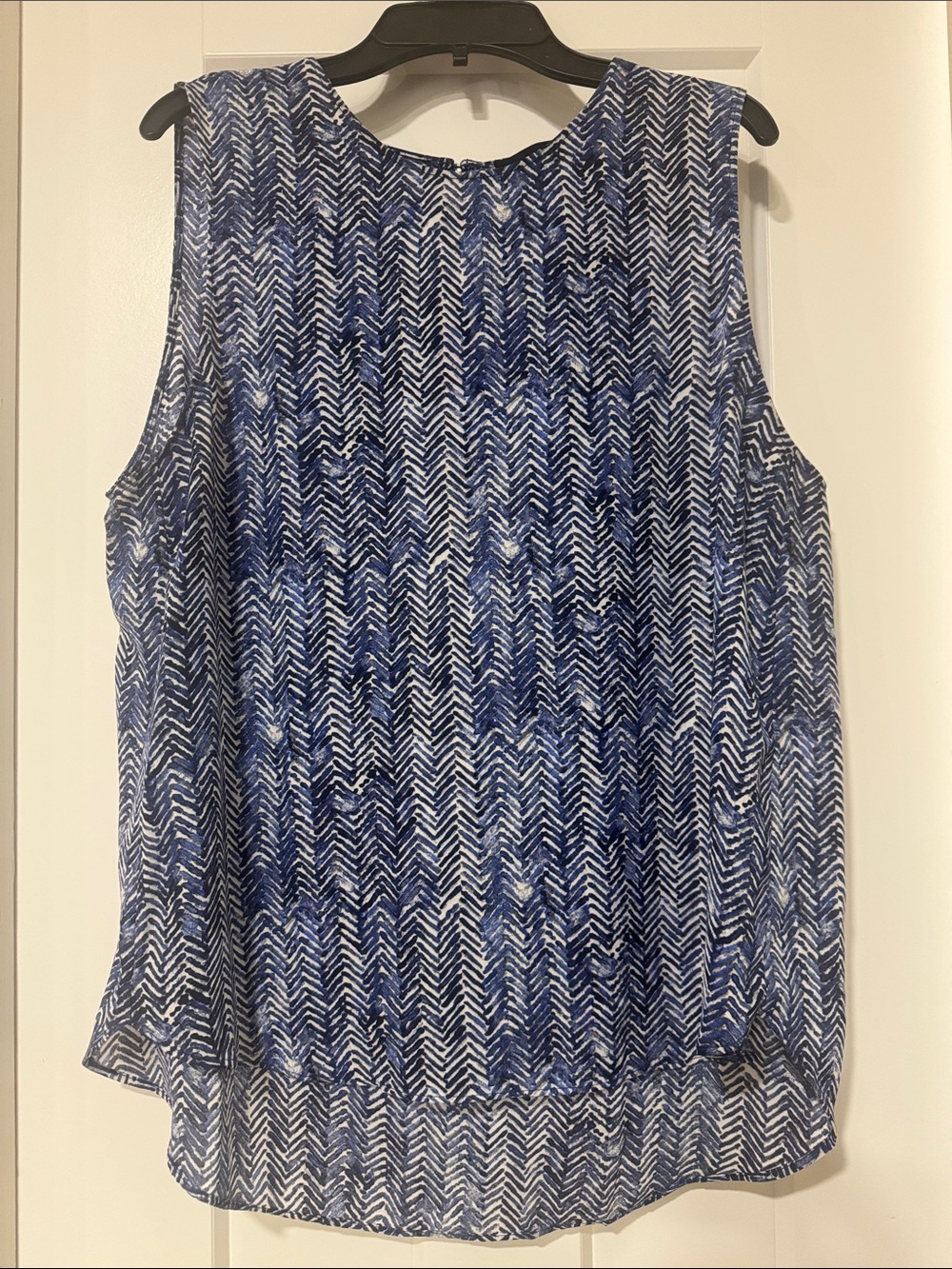 Banana Republic Navy and White Chevron Sleeveless Top